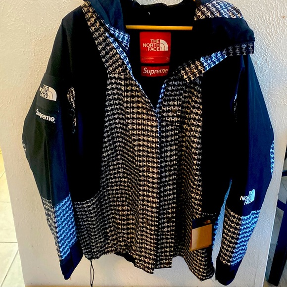 SS21 Supreme x The North Face Studded Mountain Light Jacket